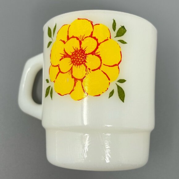Vintage Anchor Hocking Fire King Yellow Flower Mug - Picture 3 of 8